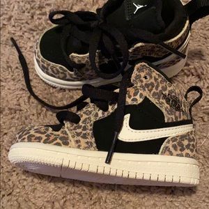 Air Jordan 1 Mid Leopard Print